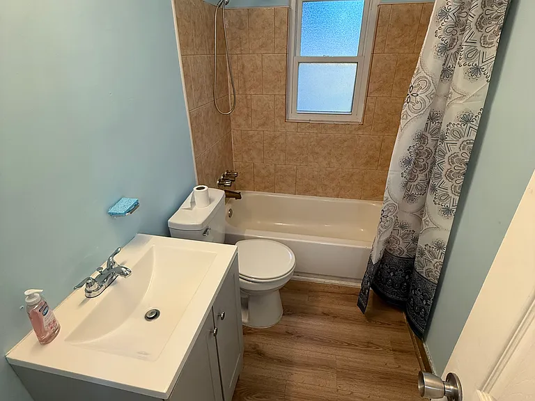 214 Graham St — Photo 5