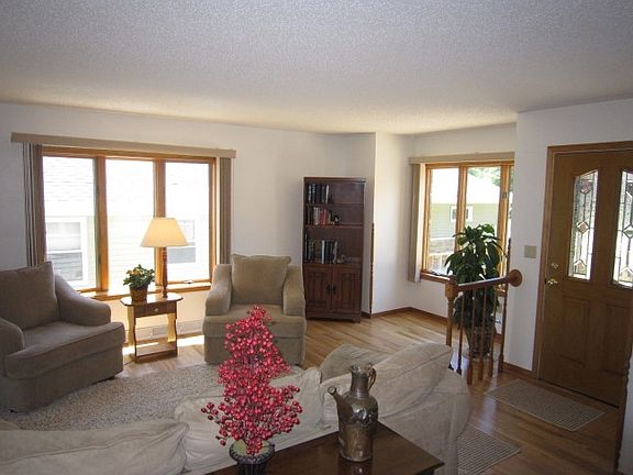 Living Room w/Hardwod Floors