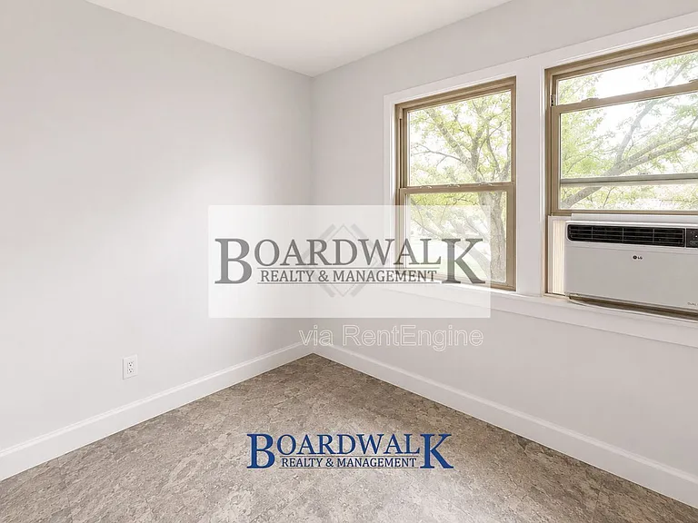 2725 S Lake St #1 — Photo 14