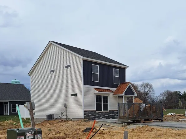 7900 S Prestwick Dr, Newberry, IN 47449