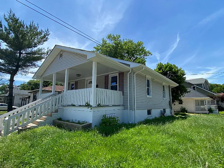 425 Drummond Ave — Photo 15