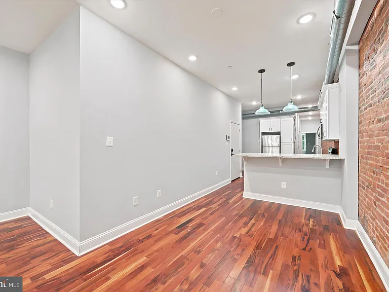 3220 W Diamond St #2 — Photo 10