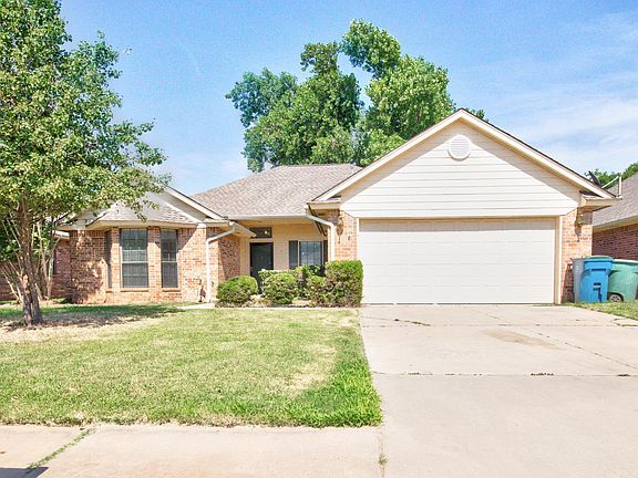 2nd image of 1024 Bradford Pl