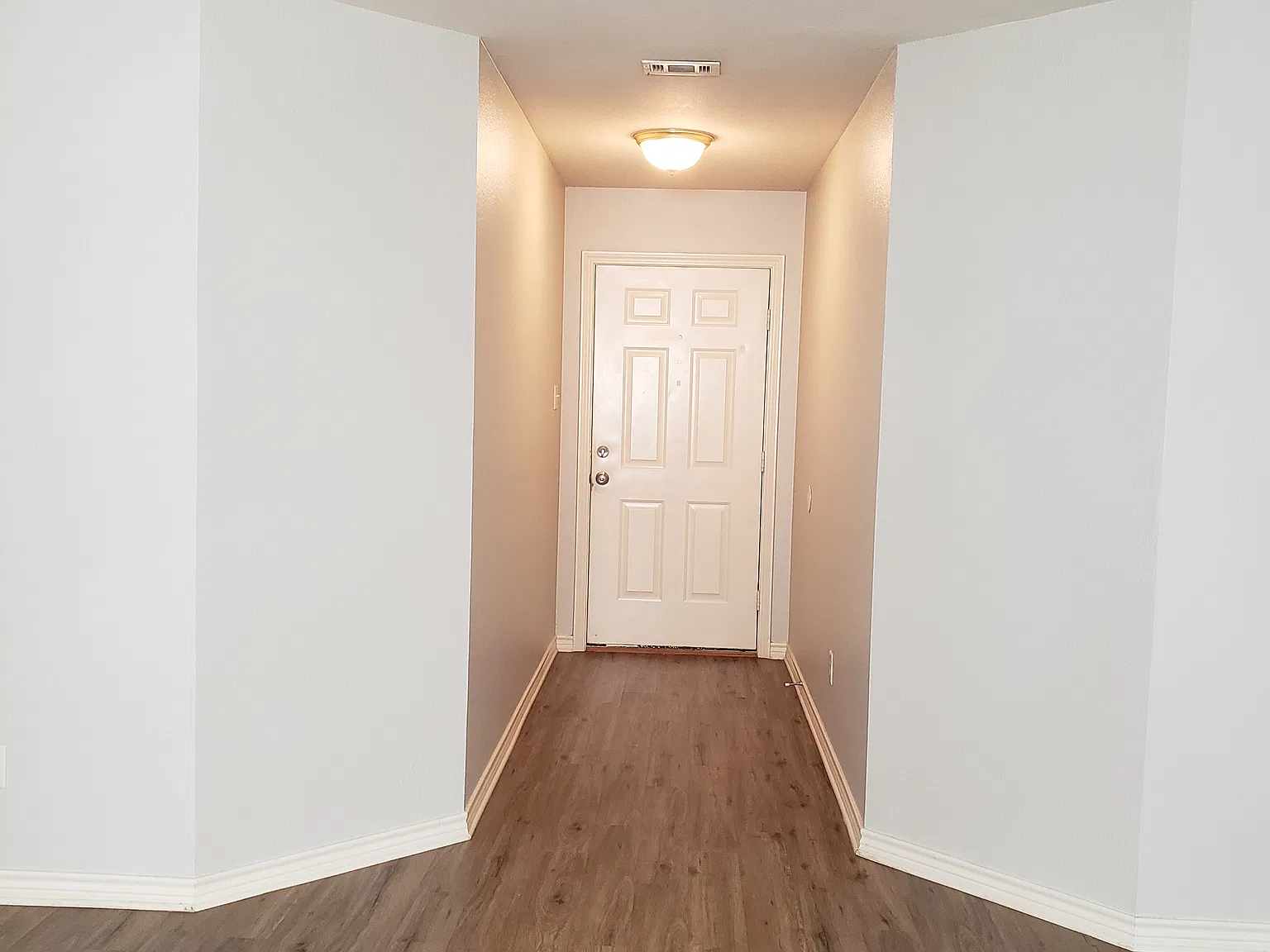 3 bed, 1341 sqft, $1,700 — Photo 2