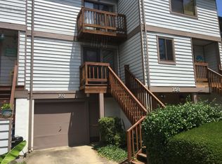 160 Mill Point Dr, Hampton, VA 23669