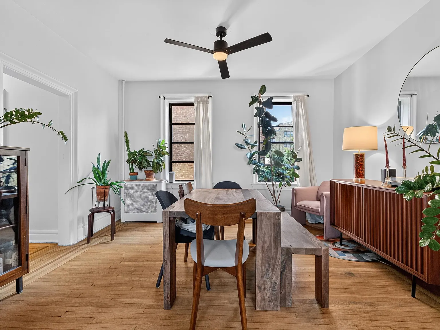 1 bed, 1.0 bath, $2,350 — Photo 3