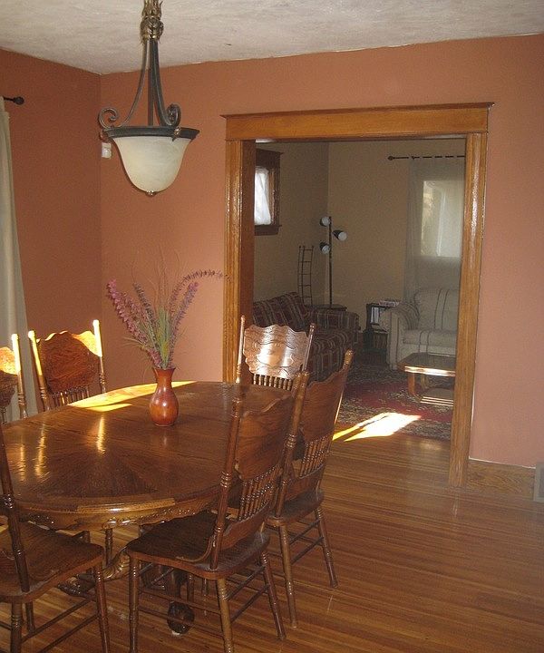 2nd image of 804 Post Ave