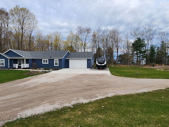 3rd image of 8714 Sun Bay Ct