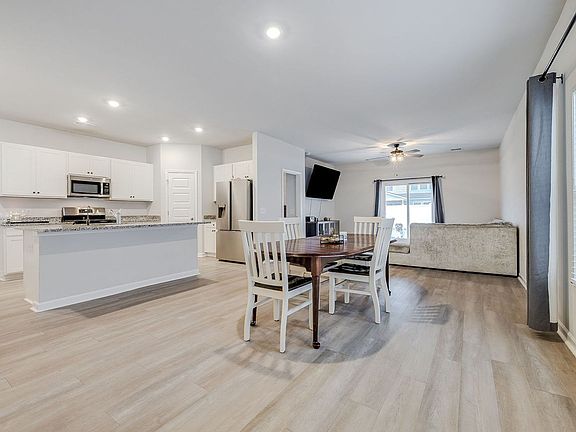 2nd image of 131 Franklins Walk