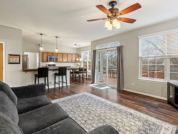 2nd image of 906 Braymore Dr