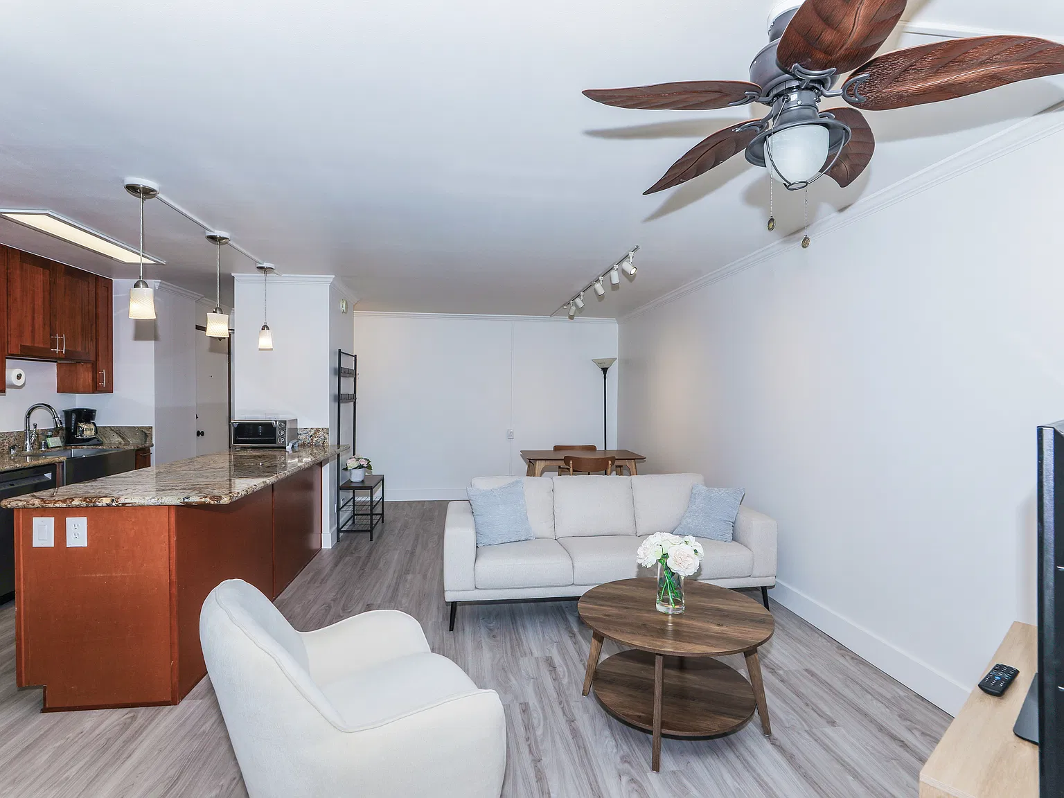 1 bed, 683 sqft, $3,500 — Photo 1