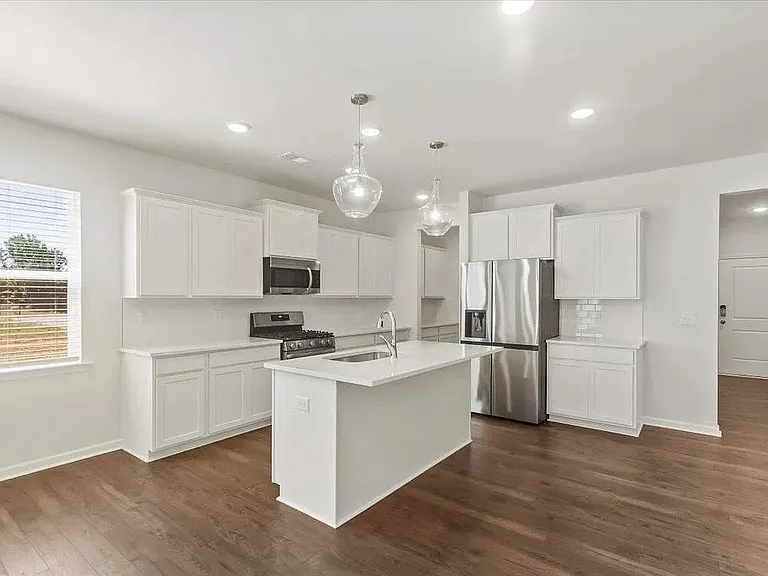 1021 Skidway Dr — Photo 11