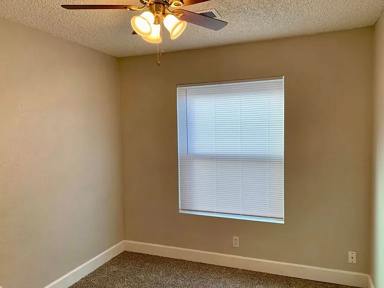 1403 E Sunnyview Ave — Photo 17