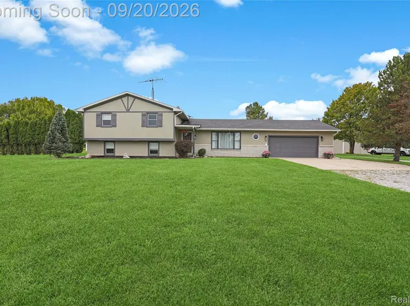 5189 Cribbins Rd, Avoca, MI 48006