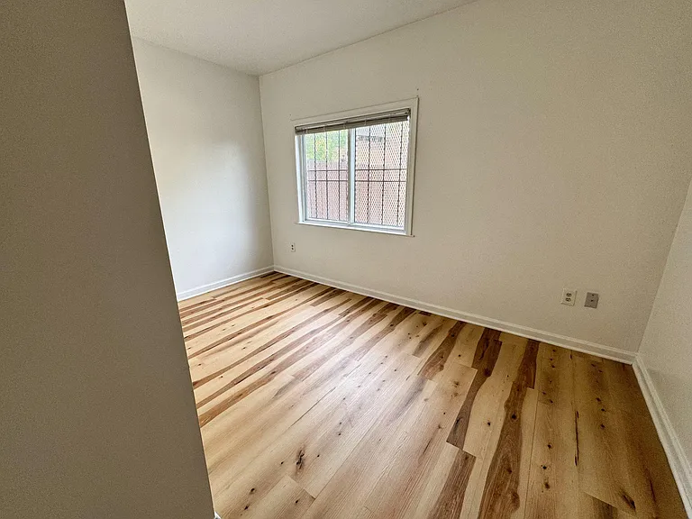 1652 W Virginia Ave NE #1 — Photo 11