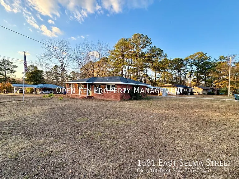 1581 E Selma St — Photo 3