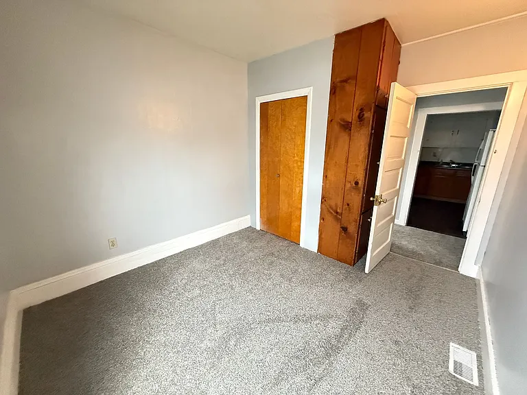 843 Bennett St N #613-W-& — Photo 11