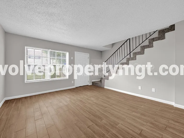 3434 Pruett Ct — Photo 2
