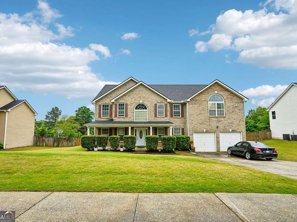 1st image of 70 Fieldstone Dr