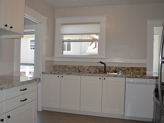 3rd image of 942 Paloma Ave
