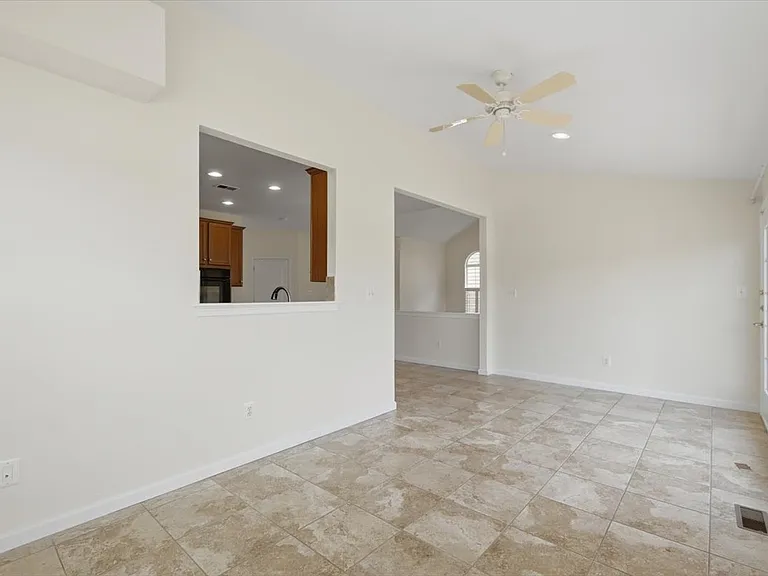 20242 Hidden Creek Ct — Photo 40