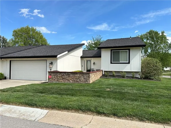 134 Woodbridge Ln, Kansas City, MO 64145
