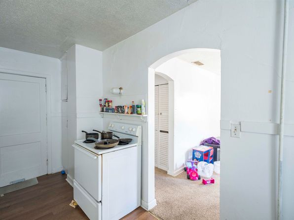 wichita-kansas-443187045 picture