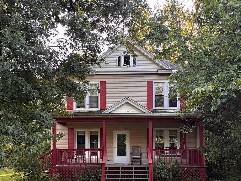 115 N Cramer Rd — Photo 1