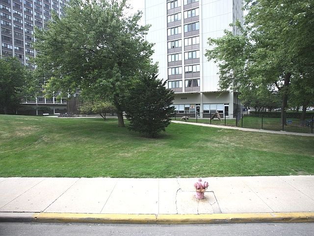 1st image of 4850 S Lake Park Ave APT 709