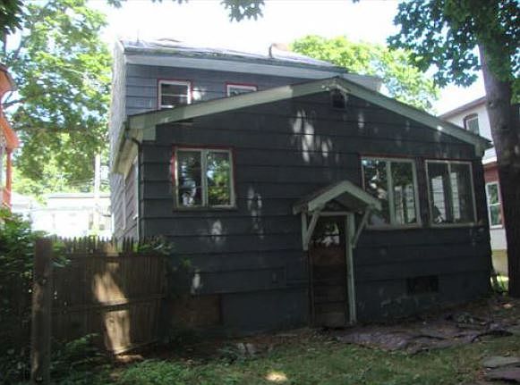 2nd image of 11 Delaware Ter