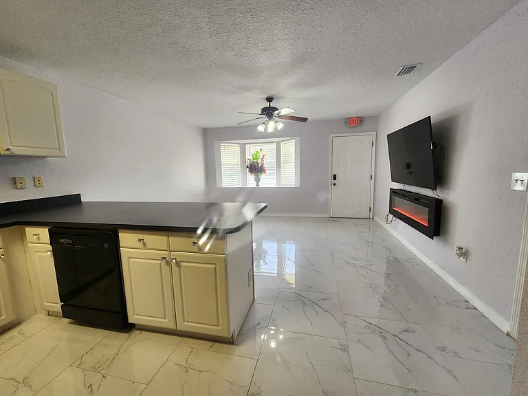 251 Circle Dr #A — Photo 8