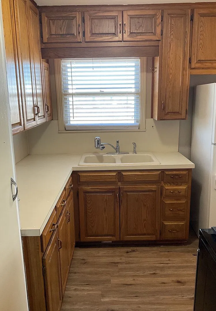 Back To School Rent Special - $250 Gift Card & Water Included! — Photo 2