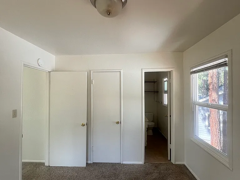 2737 Knox Ave #4 — Photo 6