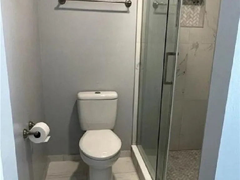 315 Ferdinand Cir — Photo 10