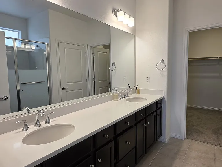 1582 Pinchot Dr — Photo 10
