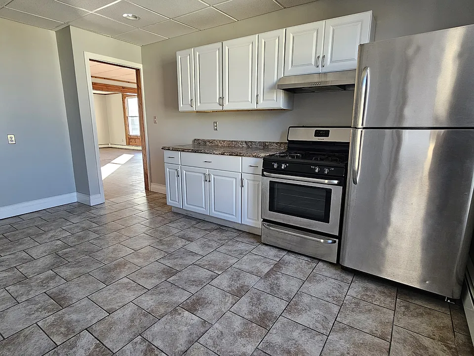 204 High St #3