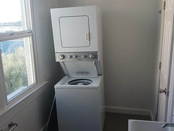 3rd image of 1437 Quesada Ave #1437