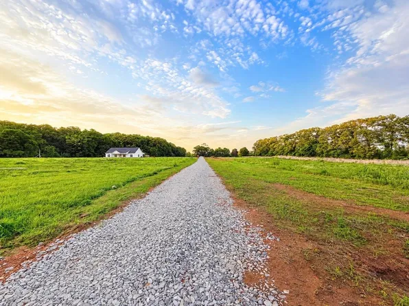 8717 County Road 92, Rogersville, AL 35652