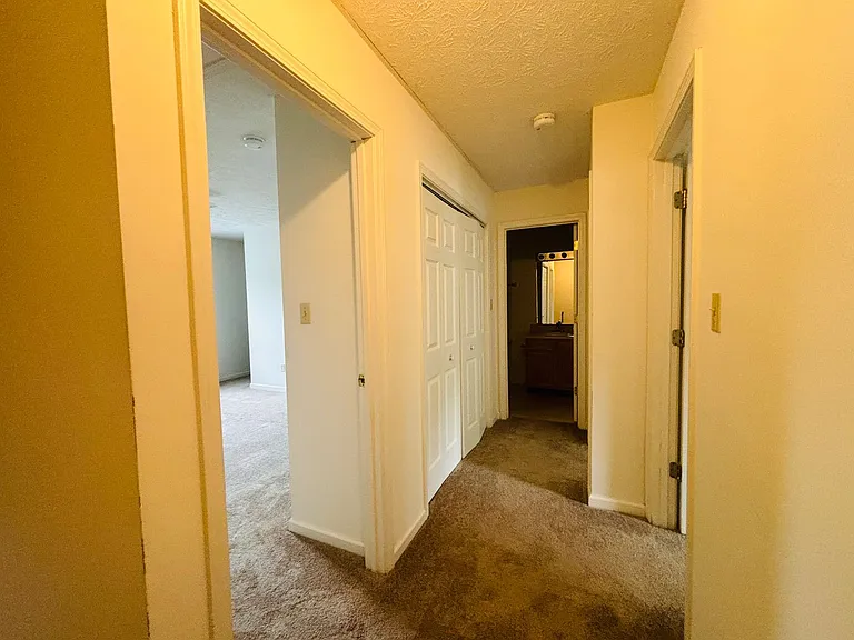 514 Craig St — Photo 13