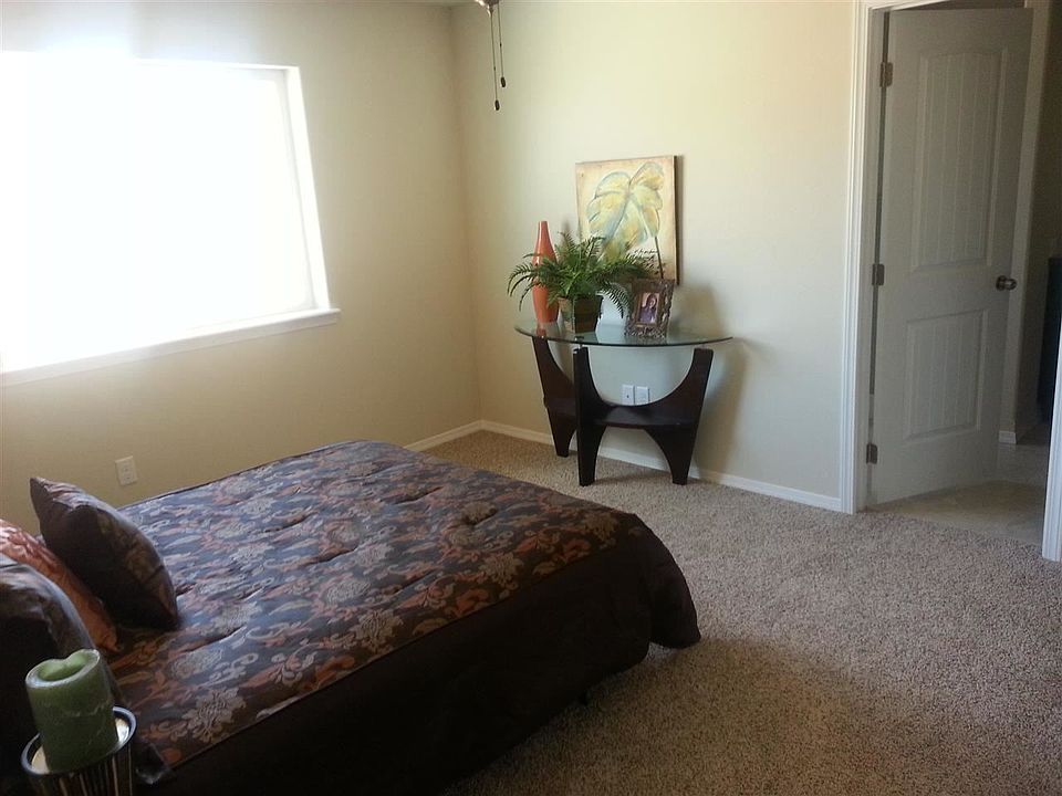 2nd image of 554 N Tyborne Pl