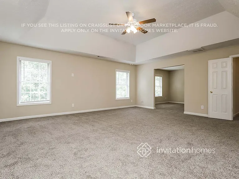 6658 Point Of Woods Dr — Photo 10