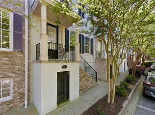 1063 Pearl Point NE, Sandy Springs, GA 30328