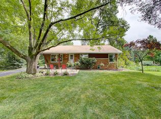 7236 N Navajo Ave, Glendale, WI 53217