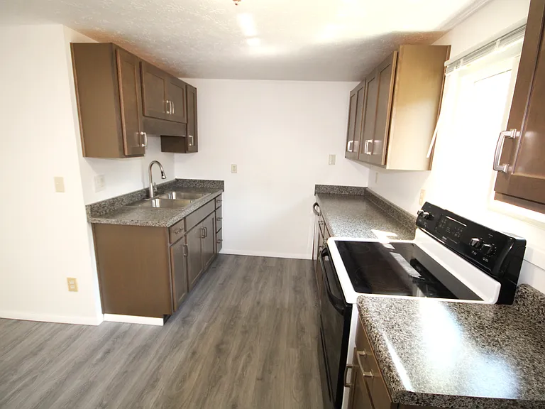 1162 Jackson St — Photo 2