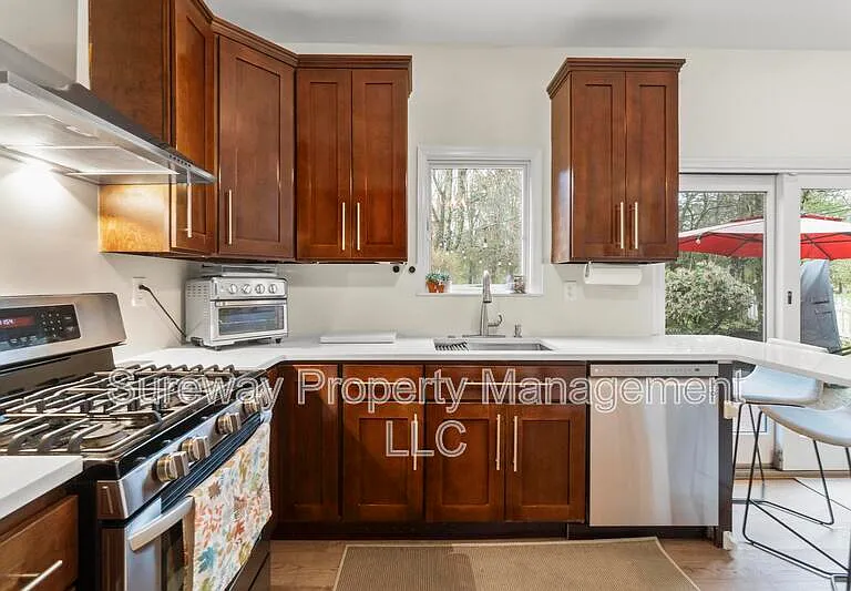 41 Rutgers Ln — Photo 13