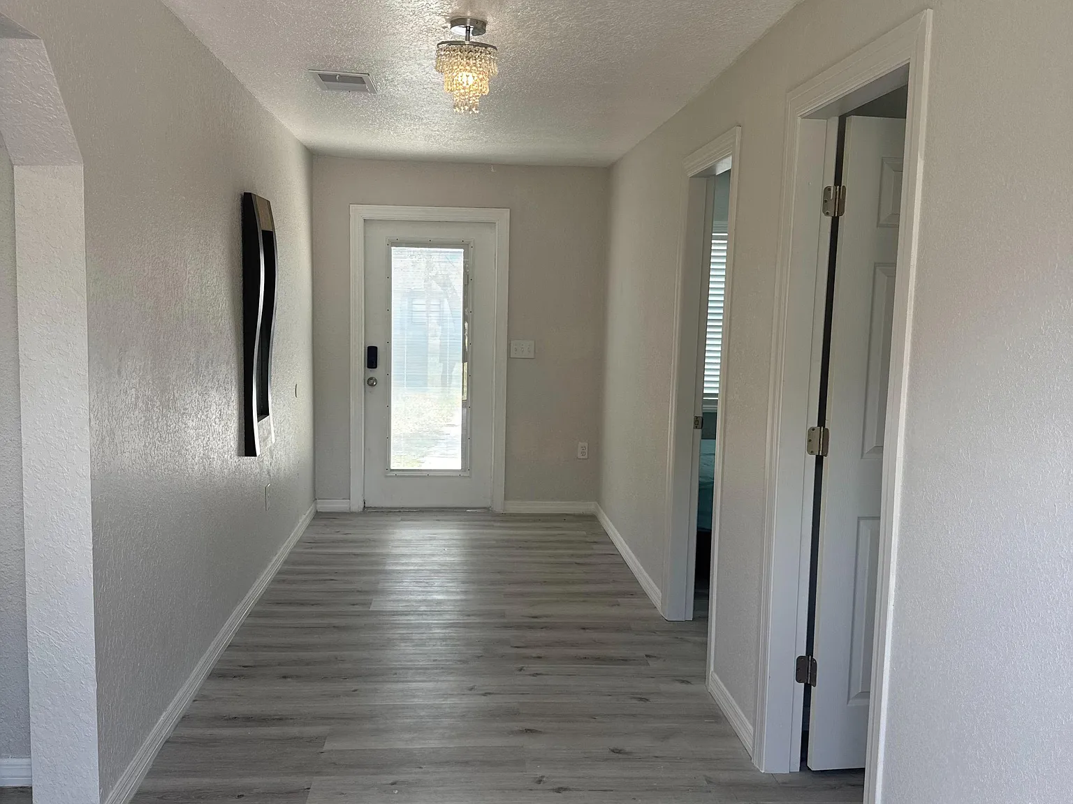 4 bed, 2.0 bath, 1150 sqft, $1,364 — Photo 4