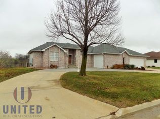 930 Springbrook Dr, Hinton, IA 51024