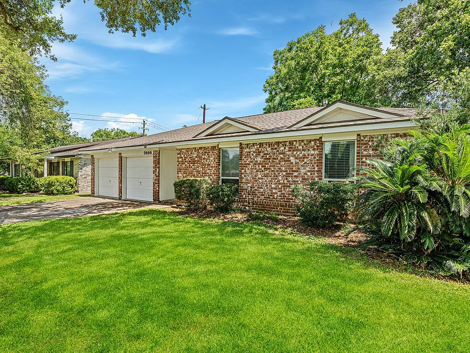 9666 Windswept Ln