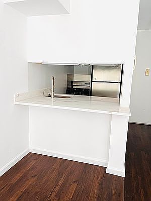 3rd image of 350 W 50th St APT 20