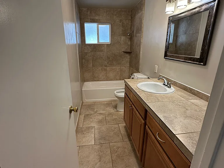 6715 E Avalon Dr #4 — Photo 4